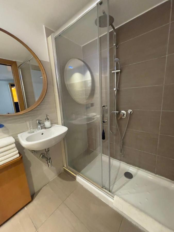 Nova Rooms Napoli Bagian luar foto