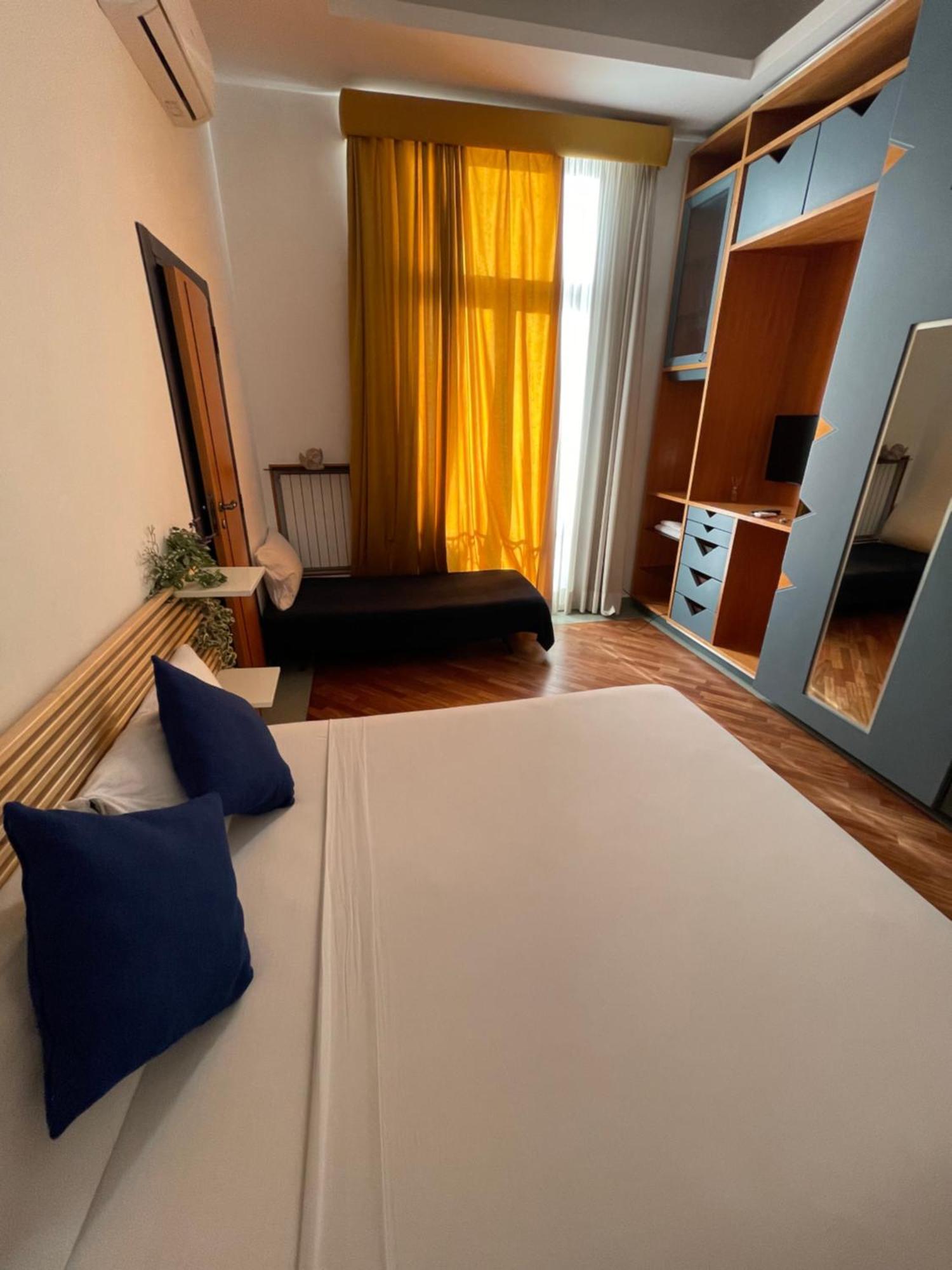 Nova Rooms Napoli Bagian luar foto